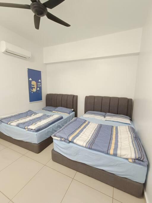Апартаменти Joyful Sitiawan Skygarden Swimming Pool Сері-Манджунґ Екстер'єр фото